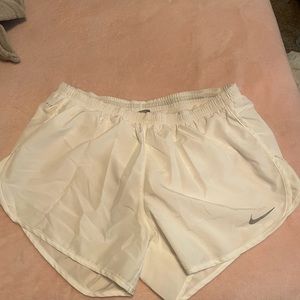 NIKE SHORTS NEVER WORN